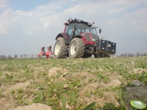 Valtra N111 i Kuhn Multi-Master 112