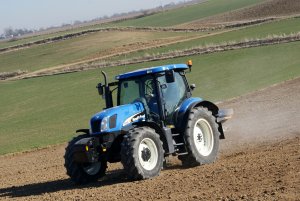 New Holland TS 115A + Bogballe DZ 500 Trend