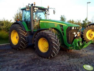 John Deere 8330