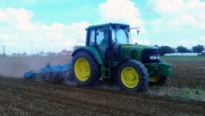 John Deere 6220