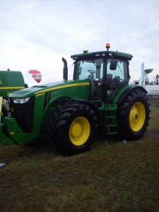 John Deere 8360R