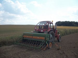 MTZ 80 i Amazone D8 super