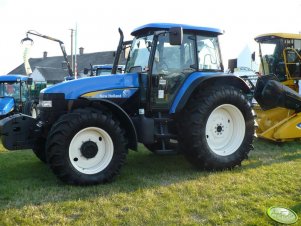 New Holland TM130