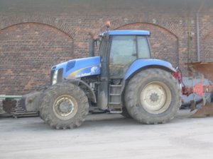 New Holland T8040