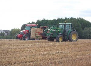 McCormick + prasa Hesston 5670 auto  & John Deere