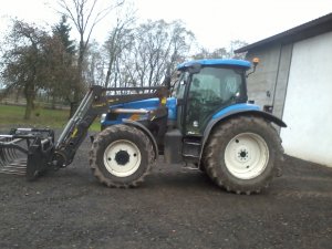 New Holland TS125A