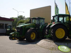 John Deere 8430