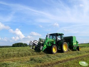 John Deere 5620 i 533 + 842