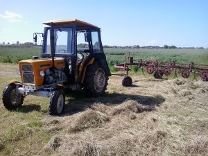 Ursus C-330 i zgrabiarka