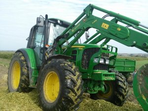 John Deere 6130