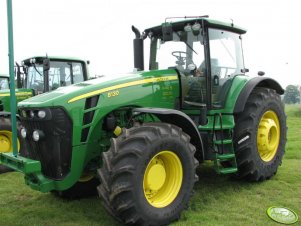 John Deere 8130