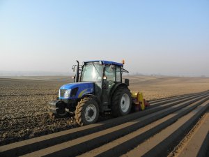 New Holland T4020 + Weremczuk Aur 2