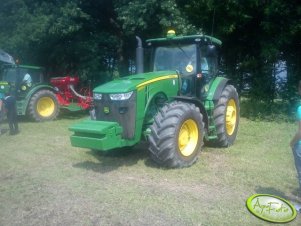 John Deere 8335R