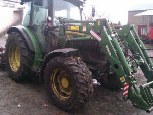 John Deere 5820