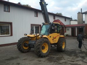 New Holland LM410