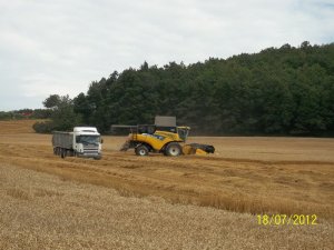 New Holland cr9090