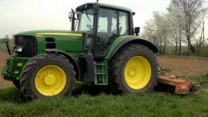 John Deere 6930