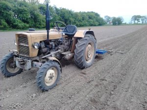 Ursus C-330 + Obsypnik + Brony