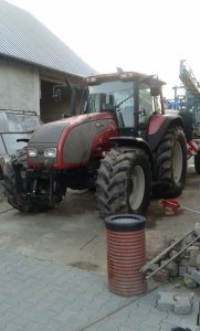 Valtra t-140