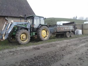 John Deere 2650 + Rozrzutnik 6T