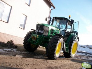 John Deere 6830