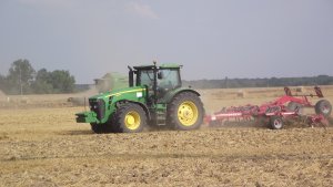 John Deere 8245r