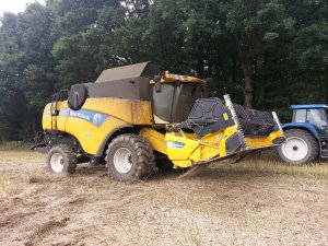 New Holland CX8040 & TVT 195