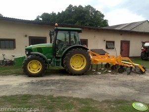 John Deere i Agregat Podorywkowy ORLIK