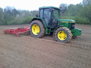 John Deere 6210