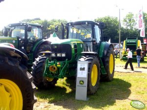 John Deere 6830 