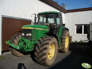 John Deere 6910s