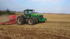 John Deere 8530