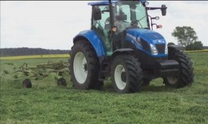 New Holland T5 115 & claas volto