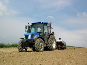 New Holland T4020 + Sadzarka