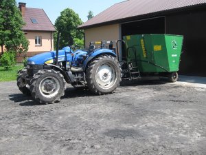 New Holland TD80D