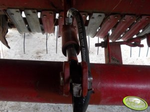 Hydrauliczne rozkładanie i podbieracz Z-224