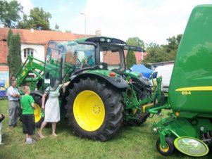 John Deere 6105R