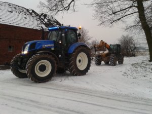 New Holland T7.210 Auto Command i JCB 530 70