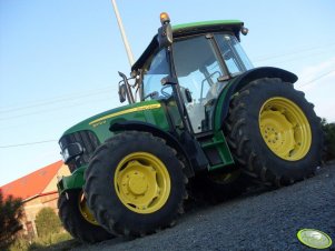 John Deere 5070M