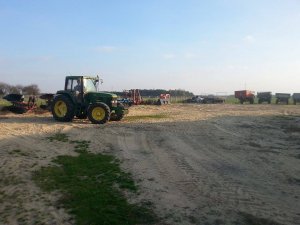 John Deere 6800 i maszyny