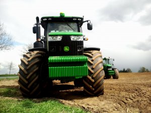 John Deere 8335 R