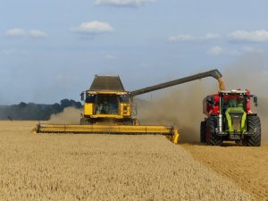 New Holland CR9090 + Claas Xerion 5000 + Horsch Titan 34 UW