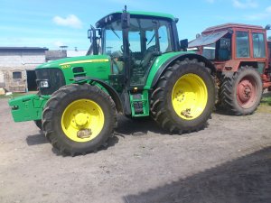 John Deere 6330