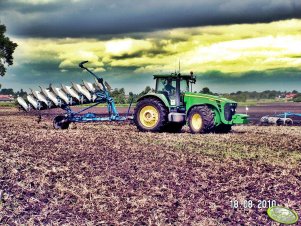 John Deere 8530