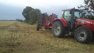 Massey Ferguson 6485 & Grano-System shark