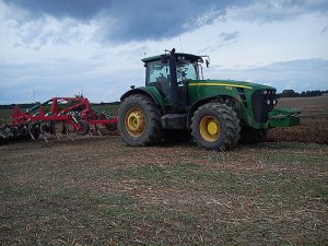 John Deere 8130 & Unia