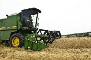 John Deere 1055