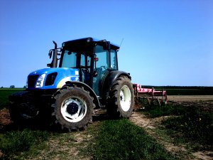 New Holland T4030 Deluxe i Unia KOS 2.1