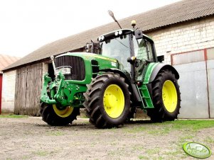 John Deere 6530