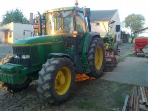 John Deere 6800